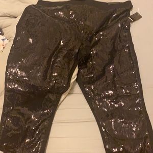 bought and they are too big.NWT. Pet friendly home